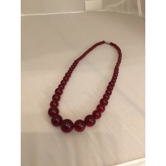 Vintage CHERRY AMBER 63 Graduated Beads 18” Necklace (Re-Strung) - Picture 5 of 7